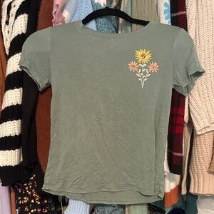 Medium Nordstrom Green Floral Short Sleeve Tee
